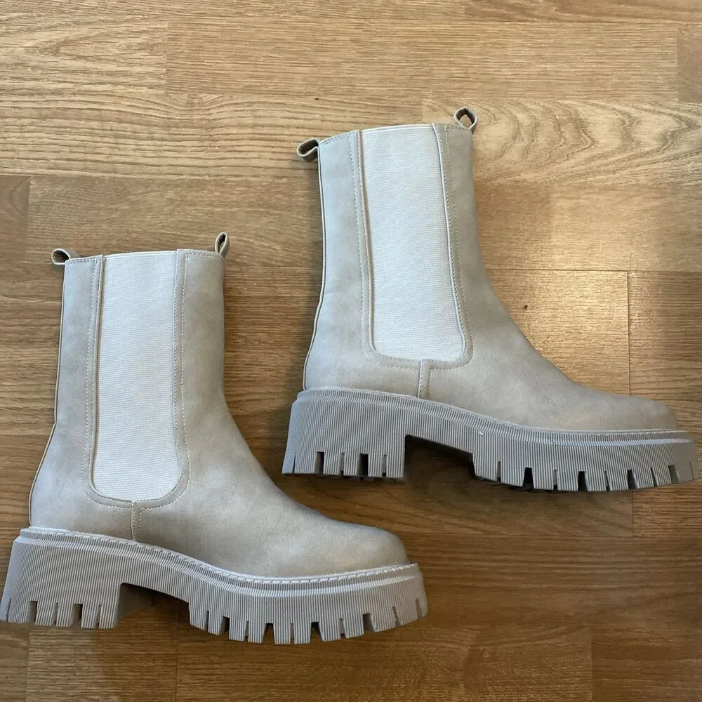 DV Dolce Vita Garden Pull On Chelsea Boots Size 7.5M NWOB Stone Color - Picture 5 of 10